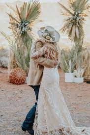 28 Elegant Off The Shoulder Wedding Dresses Diy Ideas In 2021 Western Wedding Dresses Wedding Dresses Boho Wedding Dress