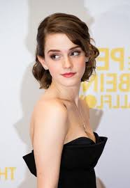 Looking more distinguished than boyish. Young Trendy Simple Elegance Hairstyle For Women Emma Watson Long Hair Hairstyles Weekly