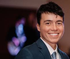 Derek Gilmore's Instagram, Twitter & Facebook