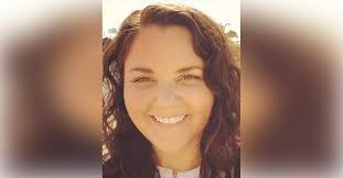 Lori Dowd's Instagram, Twitter & Facebook