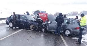Conducătorul auto, care a scăpat cu viaţă, transmitea totul live pe facebook. Foto Video Accident Horror In Suceava Live Pe Facebook 6 Persoane Sunt In Spital In Video Se Aud Èipetele De Disperare Ale Victimelor 7est Ro Stiri Iasi Stiri Locale Nationale Si Internationale