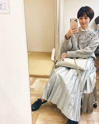 前田敦子 ニットが楽しい時期になってきましたね ロングスカートとワイドパンツ 最近カラー展開が沢山あって可愛いですよね 携帯はおちびがいるとケース 前田敦子 ワイドパンツ ロングスカート
