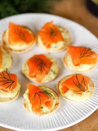Toasts De Saumon Fume Sauce A L Aneth My Parisian Kitchen Recette Saumon Toast Saumon Sauce Aneth