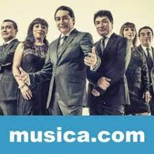 (x2) es callada, tímida, inocente y tiene la mirada, Letra De 17 Anos Los Angeles Azules Musica Com