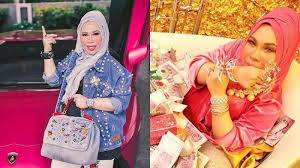 Selepas menerima kritikan melampau, dato' seri vida telah tampil dan menceritakan bahawa anaknya kini berasa rendah diri dan tidak bersemangat selepas foto tersebut dipersendakan ramai orang. Mengenal Dato Seri Vida Wanita Tajir Asal Malaysia Sempat Jualan Kue Hingga Jadi Pelayan Restoran Halaman All Sriwijaya Post