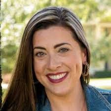 Leandra Roberts's Instagram, Twitter & Facebook