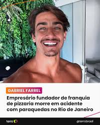 Fã número 1 do papai 🥰❤️ A pequena Ayla Sophia não escondeu sua admiração  pelo pai, Ian Marcos (@ianbatedeiraa), ao ouvi-lo cantar para ela. Em vídeo  publicado nas redes sociais, o músico