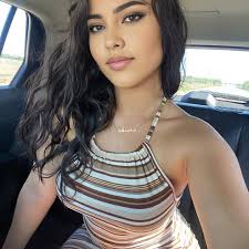 Tomando conta do filho da minha irmã até ela chegar da igreja.