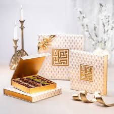 Gift your friends and loved ones with digital gift cards for their birthday, christmas, or any special occasion! Buy Signature Collection Gifts Online Bateel