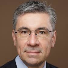 Executive presence fundamentals: some golden nuggets from my colleague Barton  Warner