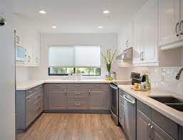 Grey and white two tone kitchen cabinets. Pin On Kuche
