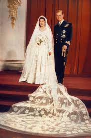 Maybe you would like to learn more about one of these? Hochzeitskleid Queen Elizabeth Valentins Day Vestidos De Boda De Famosos Vestido De Novia Barbie Bodas Famosas