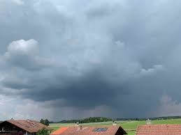 Heftige unwetter haben in teilen oberbayerns schwere schäden verursacht. Dwd Warnt Vor Gewitter Und Starkregen In Kreisen Traunstein Und Berchtesgadener Land Rosenheim Altotting Und Muhldorf Bayern