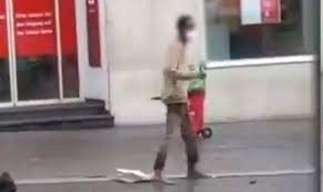 Die deutschen behörden haben am samstagnachmittag bei einer pressekonferenz in würzburg neue informationen zu der bluttat bekanntgegeben, die am freitagnachmittag in der innenstadt drei. Cwljxvjxb1d04m