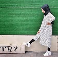Karakter animasi cewek terimut n cantik menurut. 1001 Gambar Animasi Perempuan Berhijab Tomboy Cikimm Com