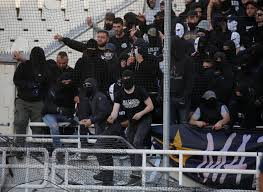 Άγριο ξύλο ανάμεσα στους παίκτες! Aek Paok Eikones Ntrophs Ston Teliko Toy Kypelloy Elladas 3ylo Fwties Kai Xhmika Pics Vids
