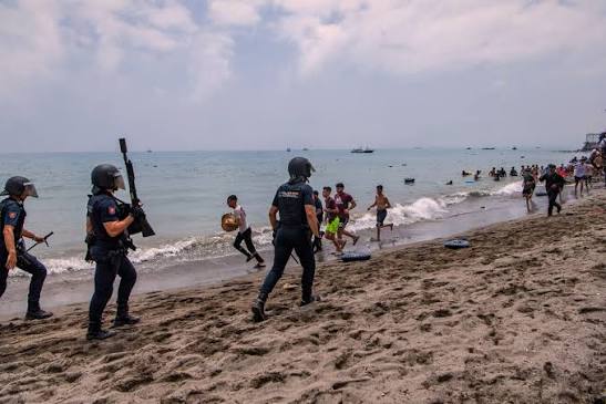 ÚLTIMA HORA | El Gobierno moviliza al Ejército para hacer frente a la crisis en Ceuta 📷 Antonio Sempere, Ap https://elpais.com/espana /2026-07-30/ultima-hora-de-la-entrada-de-inmigrantes-a-ceuta-en-directo.html?utm_source=facebook&utm_medium ...