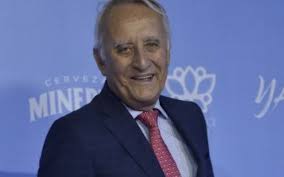 Charley and the chocolate factory song: M82lnwjsomyncm