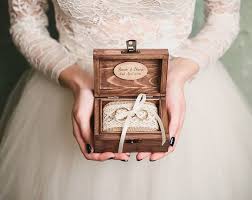 Personalisierte Hochzeit Ring Box Ring Kasten Rustikal Ring Halter Ring Trager Zarte Und Romantische Dose Eheringschachtel Einladung Hochzeit Vintage Individuelle Hochzeit