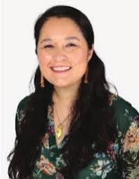 Beth Isaacson's Instagram, Twitter & Facebook