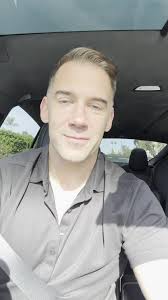 Let's make 2025 an incredible year. 🧡