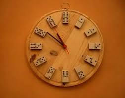 ► cómo hacer los complementos más destacados de la armadura o traje de conquistador, para una obra en el colegio, para un disfraz o el escudo es aproximadamente de 50 cm alto x 40 cm ancho. Fabricar Un Reloj De Pared Ideas Caseras De Fabricacion Bricolaje