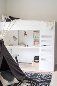 Explore new gaming adventures, accessories, & merchandise on the minecraft official site. Minecraft Small Bedroom Design Stapelbed Bureau Kinderkamer Hoogslaper