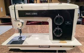 They were made for a very popular department store that carried some good warranties for its products. The Best Vintage Sewing Machine The Mermaid S Den