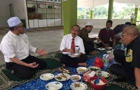 Timbalan menteri kesihatan 1, datuk dr noor azmi ghazali. Timbalan Menteri Kesihatan Makan Kenduri Waktu Pkp Denyutreformasi