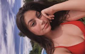 Rianna (@rianna.maee) • Instagram photos and videos