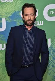 De acordo com o site , o representante do. As Gravacoes De Riverdale Sao Interrompidas Apos Morte Do Ator Luke Perry Luke Perry Riverdale Ator