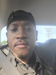 Laron Lee (@sgtwaxx) • Instagram photos and videos