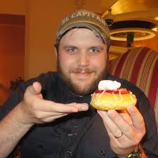 Dare to eat donuts with a dozen horrific creators during the StokerCon  Donut Spooktacular ‹ Scott Edelman