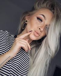 Black And Platinum Hair Aesthetic Privet Silver Blonde Ootd Girl Fashion Outfit Hair Ink Volosy Eyes Makeup Blonde Aesthetic Silver Blonde Hair Blonde Hair Black Eyebrows