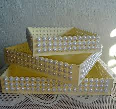 Caixa De Mdf Decorada Com Perola E Espelho Bandeja Decorada Com Meia Perola No Elo7 Arteliz Atelie 897e72 Bandejas Decoradas Artesanato Com Perola Decoracao Com Perolas
