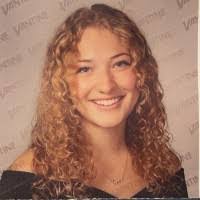 Ellie Pierce's Instagram, Twitter & Facebook