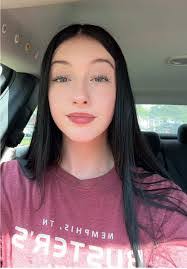 Alyssa Dueck's Instagram, Twitter & Facebook