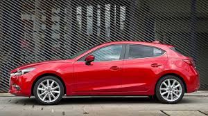 Sleek and elegant proportions give the impression of a single, dignified brushstroke in the sedan. Neuer Mazda 3 2019 Basispreis Von Fast 23 000 Euro