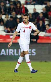 Bu süreçte tabii milli takımın vazgeçilmezleri arasına girdi. Turkiye Bizimcocuklar On Twitter Merih Demiral Bu Aksam Oynanan Turkiye Ukrayna Karsilasmasinda Ilk Defa A Milli Takim Formasini Giydi