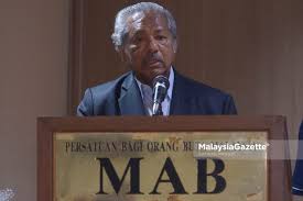 Untuk mengakses buku audio yang diterbitkan ini, pengguna boleh berkunjung ke sudut maklumat oku, anjung bestari, pnm ataupun ke perpustakaan persatuan orang buta malaysia (mab). Mab Perintis Perkhidamatan Oku Penglihatan