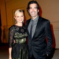 First Pic Amy Smart Carter Oosterhouse Welcome First Child Amy Smart Celebrity Moms Carters