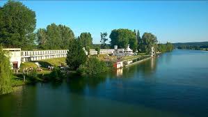 Le décor était complètement fini. Boyard Land Le Futur Jeu De France 2 S Installe A La Plage De Lys Chantilly Les Infos Videos
