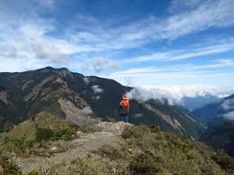 Yu shan or yushan, also known as mount jade, jade mountain, or mount yu, and known as mount niitaka during japanese rule, is the highest mountain on taiwan at 3,952 m (12,966 ft). çŽ‰å±±ç™»å±±æ²'é‚£éº¼é›£ çŽ‰å±±ç™»å±±è·¯ç·š è¡Œå‰æº–å‚™æ‡¶äººåŒ… è¼•æ—…è¡Œ