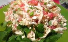салат с пекинской капустой и красной рыбой и сухариками Salat S Pekinskoj Kapustoj I Semgoj Vse Pro Rybalku