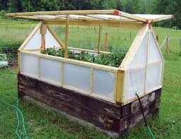 Serre De Jardin La Maison Ideale Pour Vos Plantes En Hiver Diy Greenhouse Garden Beds Greenhouse