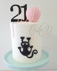Cakencakery Hat Unseren Scratching Cat Cutter Verwendet Um Diesen Wunderschonen Kuchen Herz Birthday Cake For Cat Birthday Cakes For Women Birthday Cake Kids