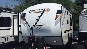 Featuring travel trailers and fifth wheel campers. 2020 Geo Pro 15tb Quick Walkthru Youtube