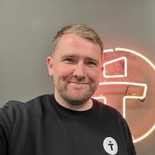 I had a first yesterday in 6 years of recruitment.. I rang a candidate at  17:20 yesterday to catch up & check in after they completed the first stage  of a process