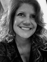 Laurie Crow's Instagram, Twitter & Facebook