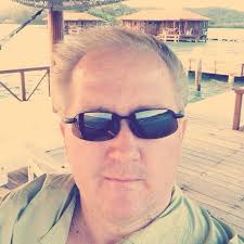 Jenna Louise Coleman shortened her professional name to Jenna Coleman,  Gordon John Sinclair changed his name to John Gordon Sinclair. I would like  to shorten my name, can't find anything